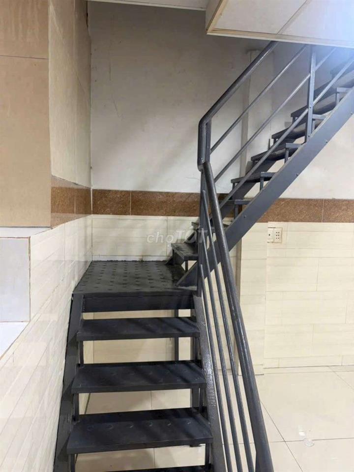 Bán nhà Mặt tiền hẽm đường Phạm Hùng C5 DT.4m×3m2 } 1 Lầu 1Phòng 1wc