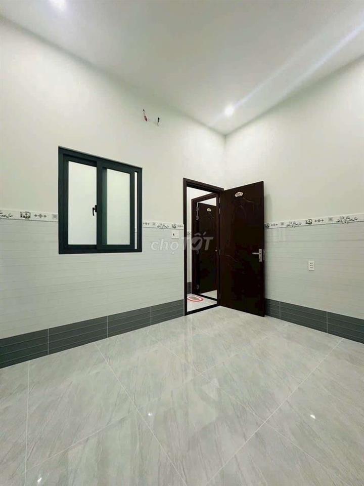 Bán nhà đường Phạm Hùng C3 DT.4m2×15m } Nhà trệt 2 Phòng 1toilet hẽm4m