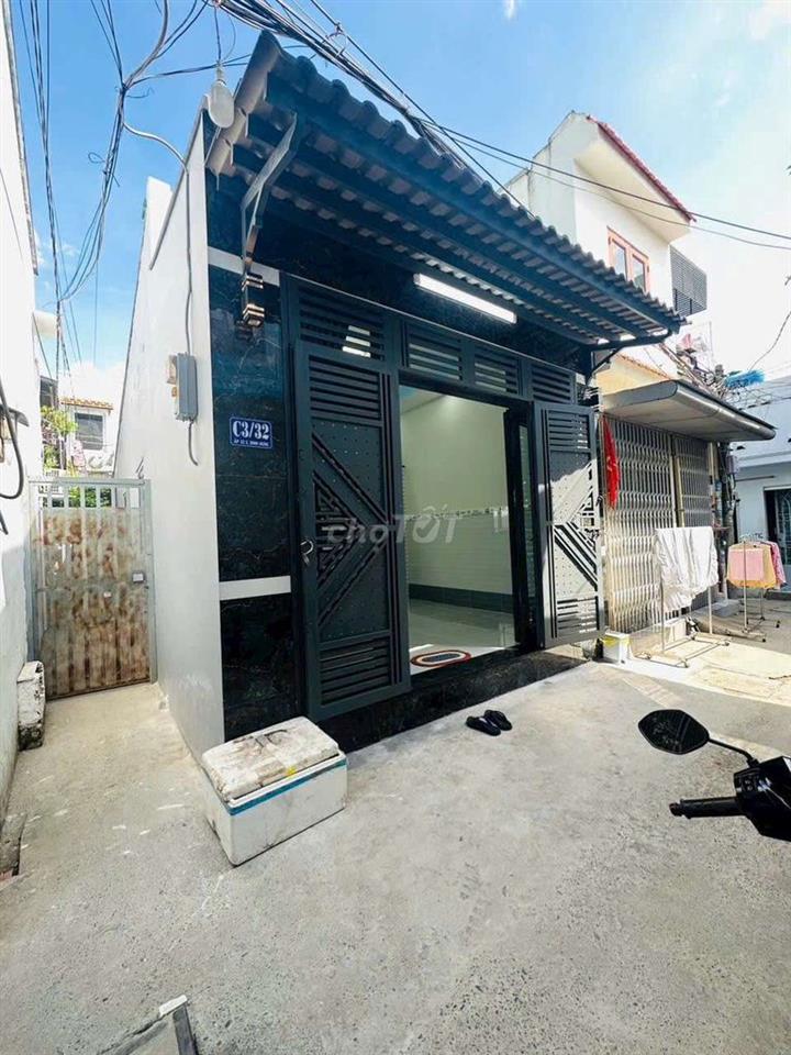 Bán nhà đường Phạm Hùng C3 DT.4m2×15m } Nhà trệt 2 Phòng 1toilet hẽm4m
