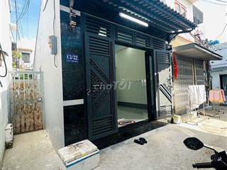 Bán nhà đường Phạm Hùng C3 DT.4m2×15m } Nhà trệt 2 Phòng 1toilet hẽm4m
