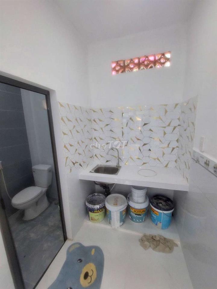 Bán nhà đường Phạm Hùng C4 DT.3m6×10m } 1 Lầu 2 Phòng 1 toilet Hẽm 8m