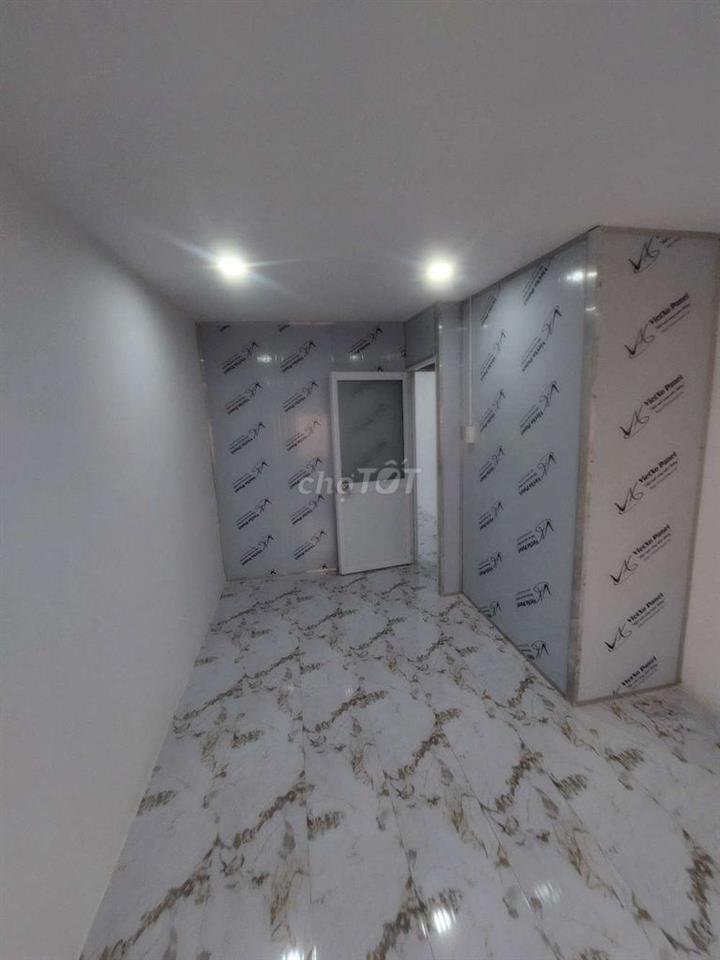 Bán nhà đường Phạm Hùng C4 DT.3m6×10m } 1 Lầu 2 Phòng 1 toilet Hẽm 8m