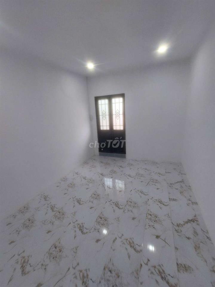 Bán nhà đường Phạm Hùng C4 DT.3m6×10m } 1 Lầu 2 Phòng 1 toilet Hẽm 8m