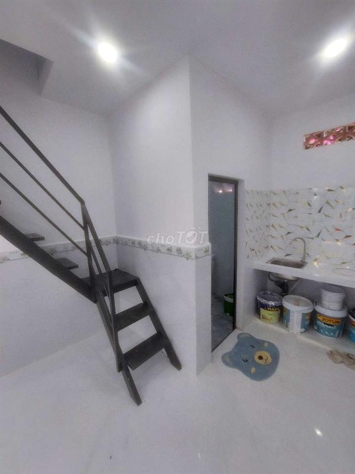 Bán nhà đường Phạm Hùng C4 DT.3m6×10m } 1 Lầu 2 Phòng 1 toilet Hẽm 8m