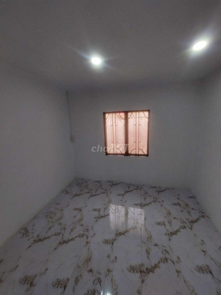 Bán nhà đường Phạm Hùng C4 DT.3m6×10m } 1 Lầu 2 Phòng 1 toilet Hẽm 8m