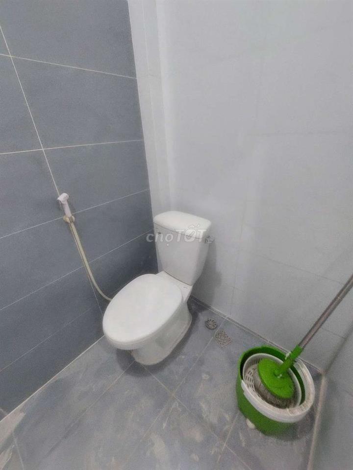 Bán nhà đường Phạm Hùng C4 DT.3m6×10m } 1 Lầu 2 Phòng 1 toilet Hẽm 8m