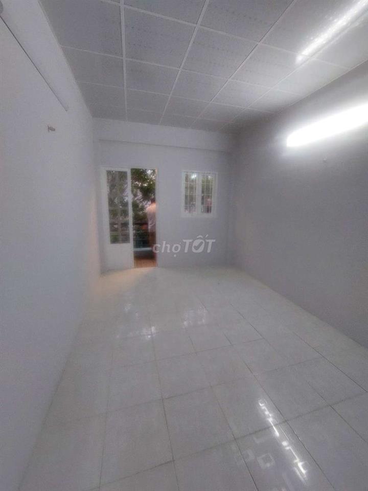Bán nhà đường Phạm Hùng C7D DT.3m5×15m } 1Lầu 2 Phòng 2 toilet Hẽm 10m
