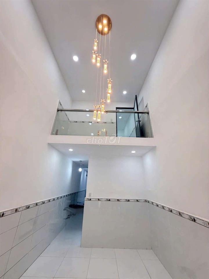 Bán nhà đường Quốc Lộ 50 DT.3m×17m } 1 lững 4 phòng 2 toilet hẽm 5m.