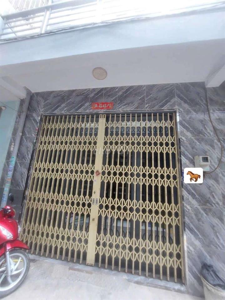 Bán nhà đường Phạm Hùng C7C DT.4m5×16m } 1 lầu 3 Phòng 2 toilet Hẽm3m5