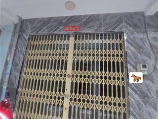 Bán nhà đường Phạm Hùng C7C DT.4m5×16m } 1 lầu 3 Phòng 2 toilet Hẽm3m5