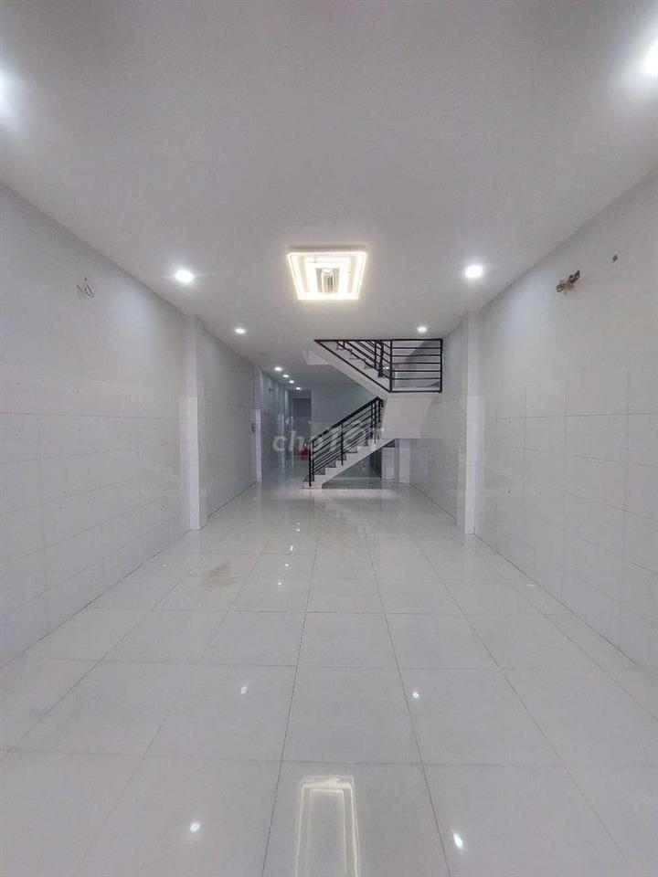 Bán nhà Mặt Tiền đường Phạm Hùng C7C DT.4m2×22m } 1 Lầu 3 Phòng 2 wc