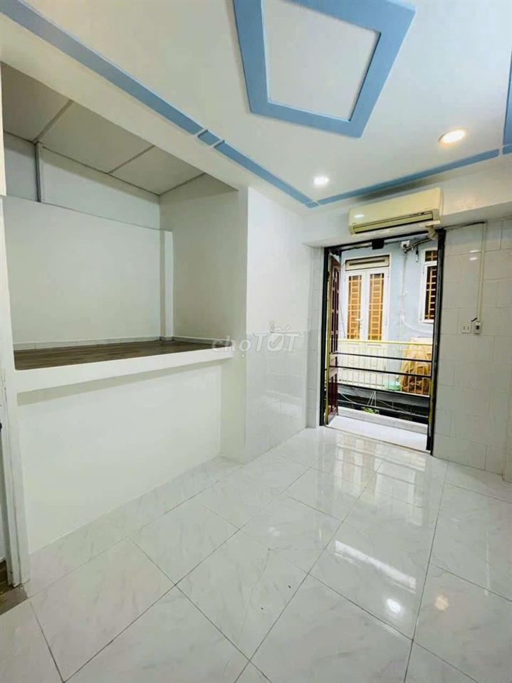 Bán nhà đường Trần Hưng Đạo P2.Q5 DT.3m×5m } 1 Lầu 1 Phòng 1 wc Hẽm 4m