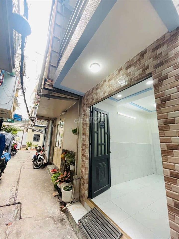 Bán nhà đường Trần Hưng Đạo P2.Q5 DT.3m×5m } 1 Lầu 1 Phòng 1 wc Hẽm 4m