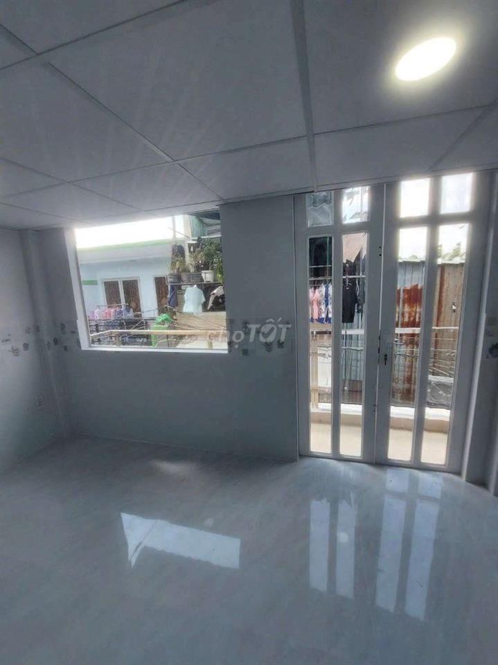 Bán nhà đường Phạm Hùng C3 DT.4×6 } 1 Lầu 1 Lững 3 Phòng 2toilet hẽm4m