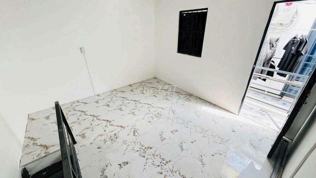 Bán nhà đường Phạm Hùng C10 DT.3×6 } 1 Lầu 1 Phòng 1 toilet hẽm xe tải
