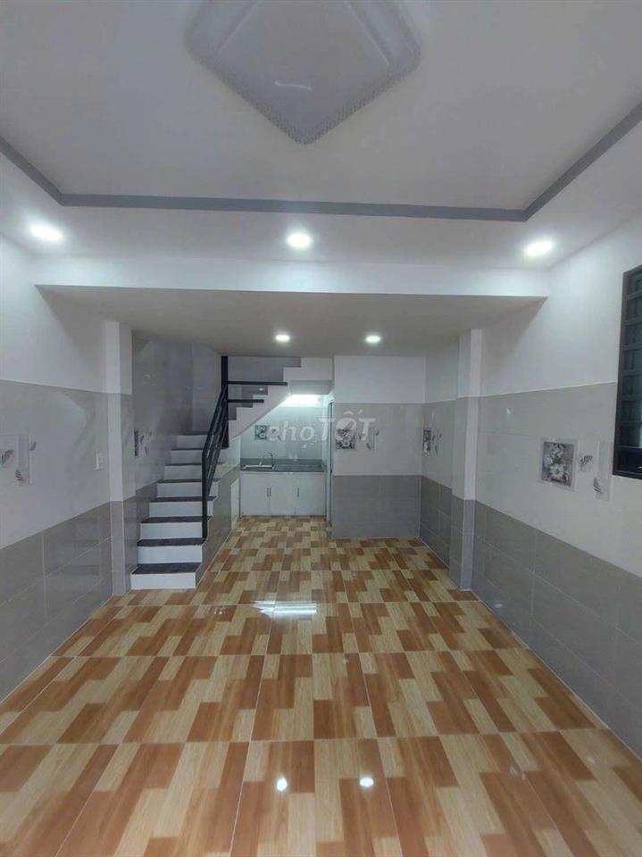 Bán nhà đường Phạm Hùng C7C DT.4m×6m5 } 1 Lầu 1 Phòng 1 toilet hẽm 6m.