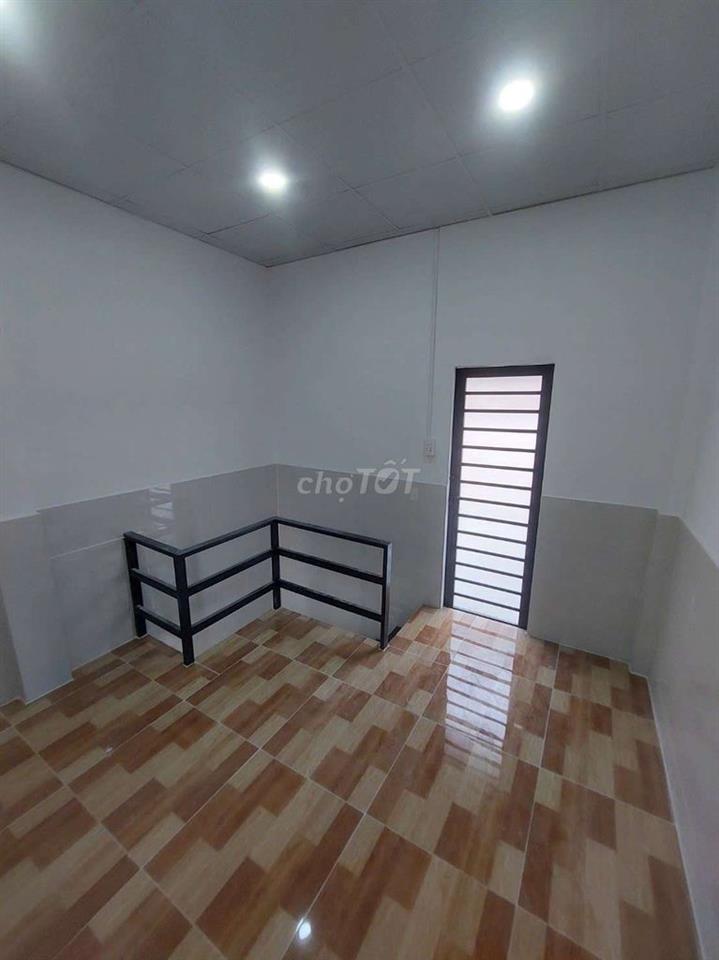 Bán nhà đường Phạm Hùng C7C DT.4m×6m5 } 1 Lầu 1 Phòng 1 toilet hẽm 6m.