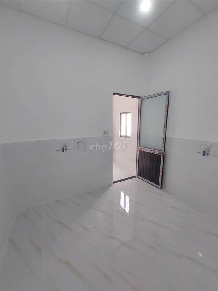 Bán nhà đường Phạm Hùng C1 DT.3m2×9m } 1 Lầu 2 Phòng 2 toilet hẽm 8m.