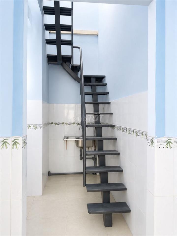 BÁN NHÀ SÁT MT DẠ NAM