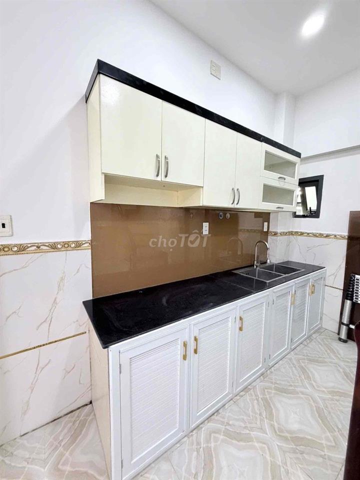 Nhà Lầu 5 Tầng Hoàn Công Đủ Hẻm Oto Âu Dương Lân P3 Q8