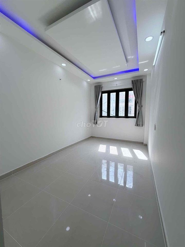 Nhà Lầu 5 Tầng Hoàn Công Đủ Hẻm Oto Âu Dương Lân P3 Q8