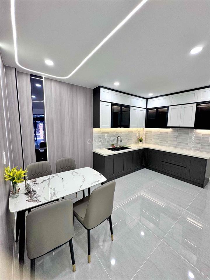 Nhà Lầu 5 Tầng Âu Dương Lân Hoàn Công Đủ