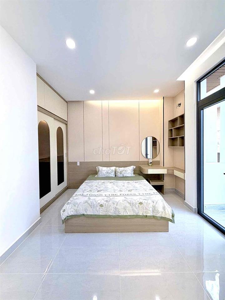 Nhà Lầu 5 Tầng Âu Dương Lân Hoàn Công Đủ