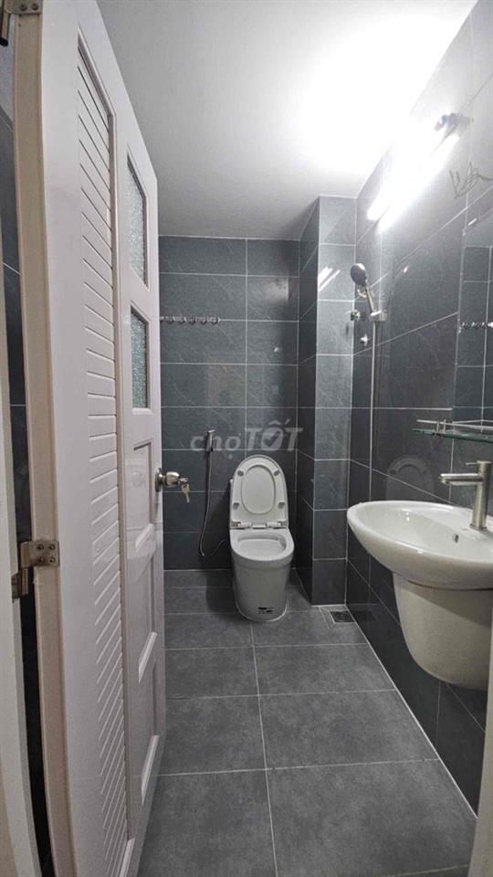 Nhà Lầu 5 Tầng Mặt Tiền Đường Số P4 Q8