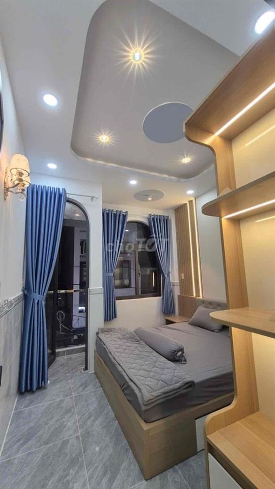 Nhà Lầu 4 Tầng Full Nội Thất Hẻm Oto Hoàn Công Đủ