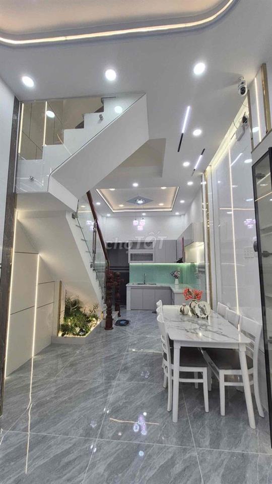 Nhà Lầu 4 Tầng Full Nội Thất Hẻm Oto Hoàn Công Đủ