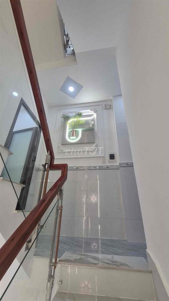 Nhà Lầu 4 Tầng Full Nội Thất Hẻm Oto Hoàn Công Đủ