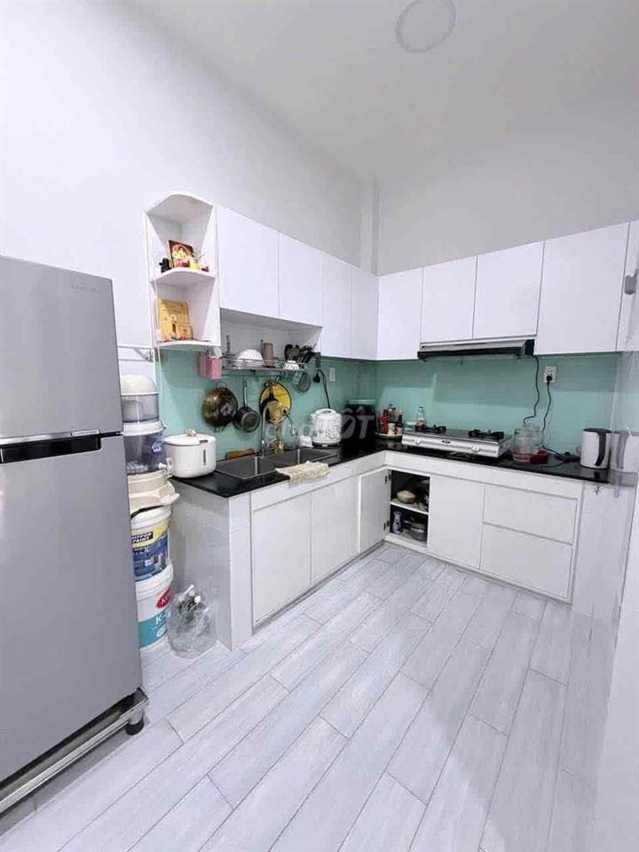 Nhà Lầu 3 Tầng Hoàn Công Đủ Hẻm 5m Âu Dương Lân