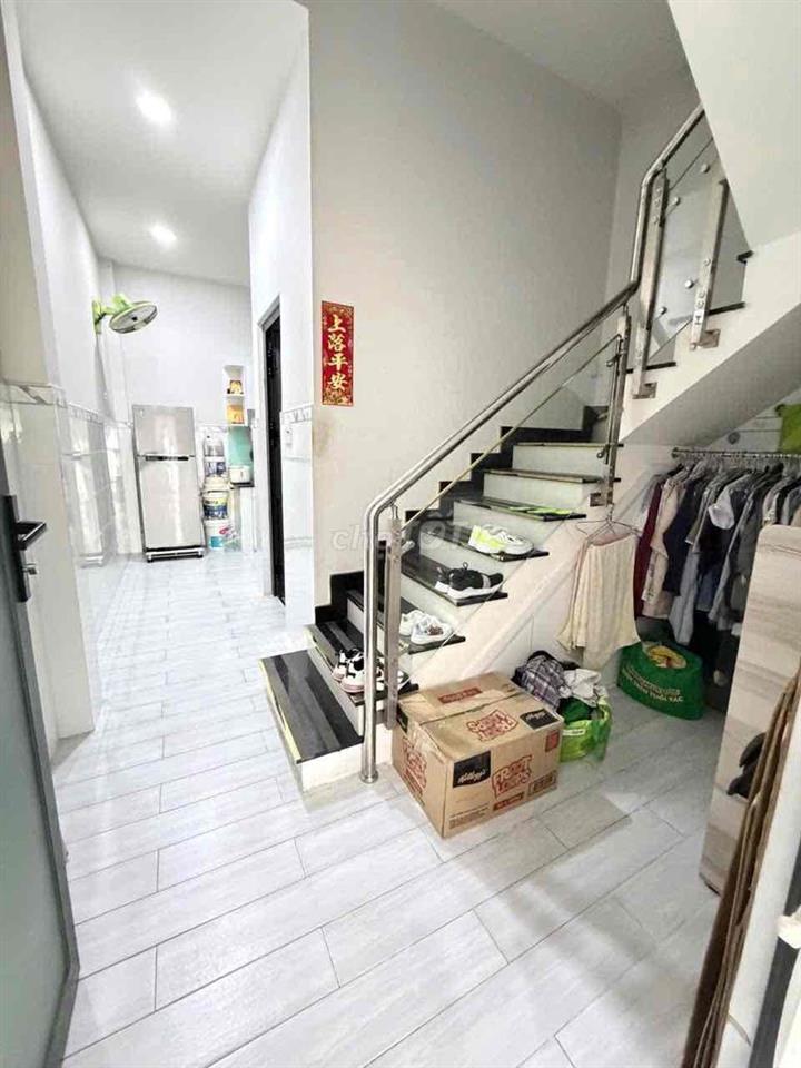 Nhà Lầu 3 Tầng Hoàn Công Đủ Hẻm 5m Âu Dương Lân
