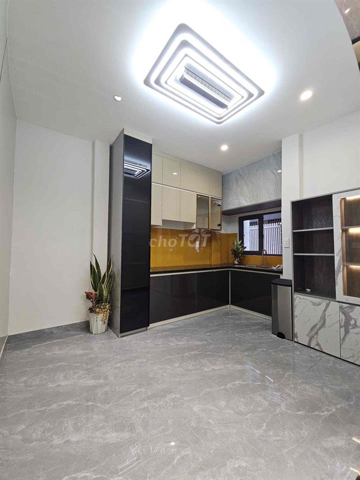 Nhà Lầu 3 Tầng 4P Ngủ Cách 3 Căn Ra Mặt Tiền Hưng Phú P9