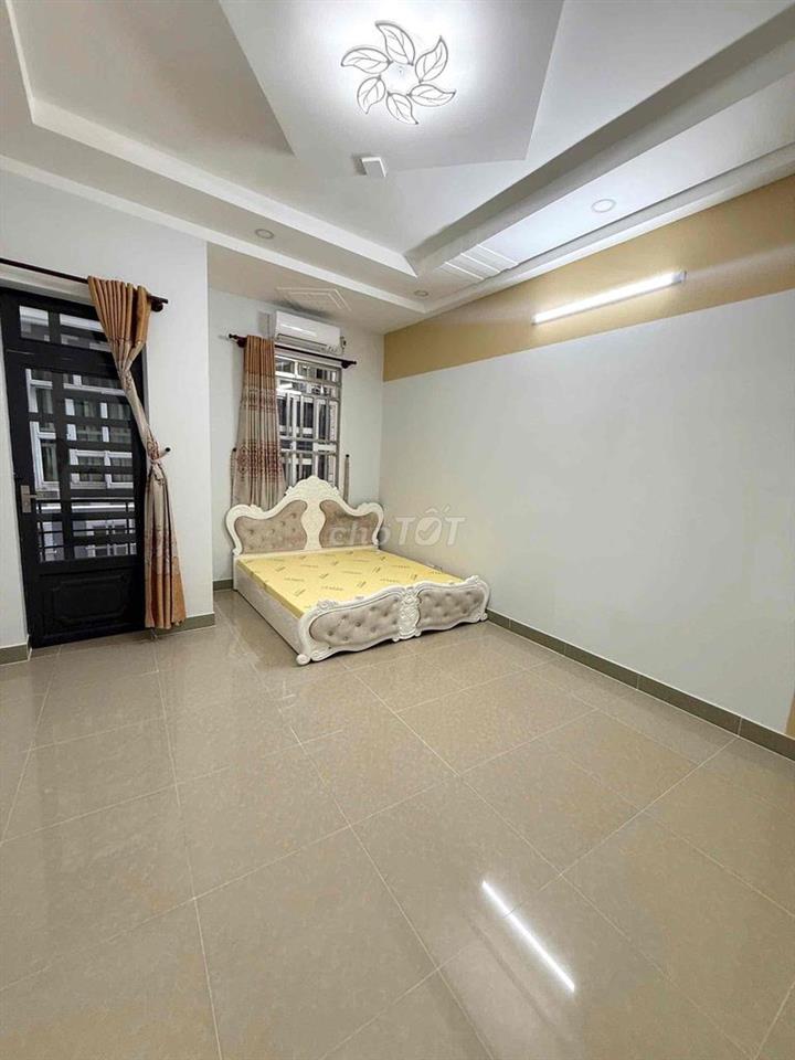 Nhà Lầu 3 Tầng Diện Tích Lớn 69.8m2 Hoàn Công Đủ Hẻm 4m