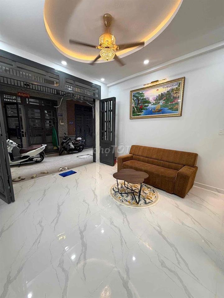 Nhà Lầu 3 Tầng Diện Tích Lớn 69.8m2 Hoàn Công Đủ Hẻm 4m