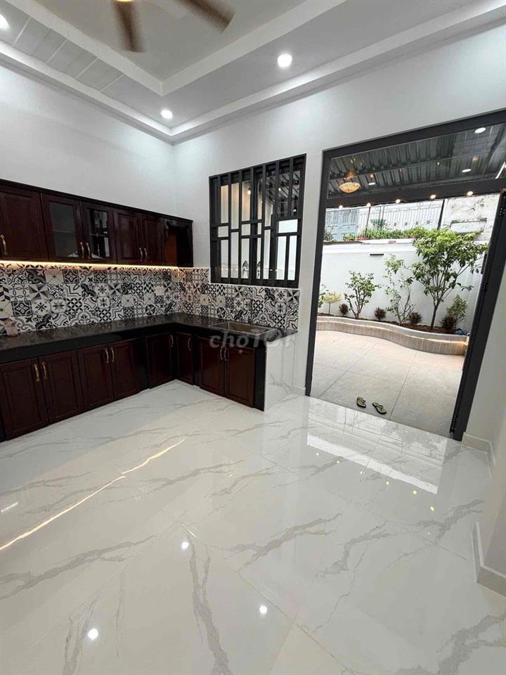 Nhà Lầu 3 Tầng Diện Tích Lớn 69.8m2 Hoàn Công Đủ Hẻm 4m