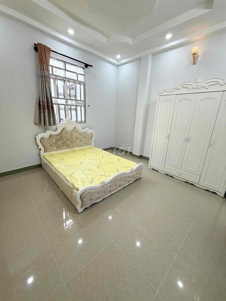 Nhà Lầu 3 Tầng Diện Tích Lớn 69.8m2 Hoàn Công Đủ Hẻm 4m