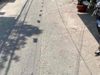 Nhà Ngang Khủng Có P Ngủ Tầng Trệt Hoàn Công Đủ Hẻm 4m
