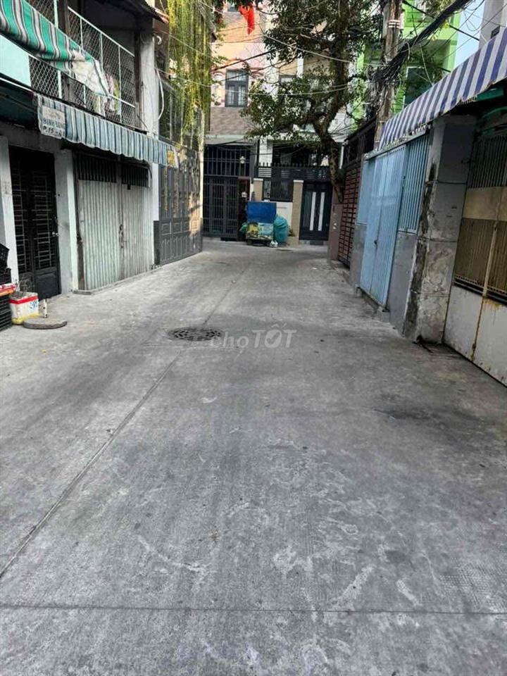 Nhà Lầu 4 Tầng Hẻm Xe Tải Đổ Cửa Hoàn Công Đủ