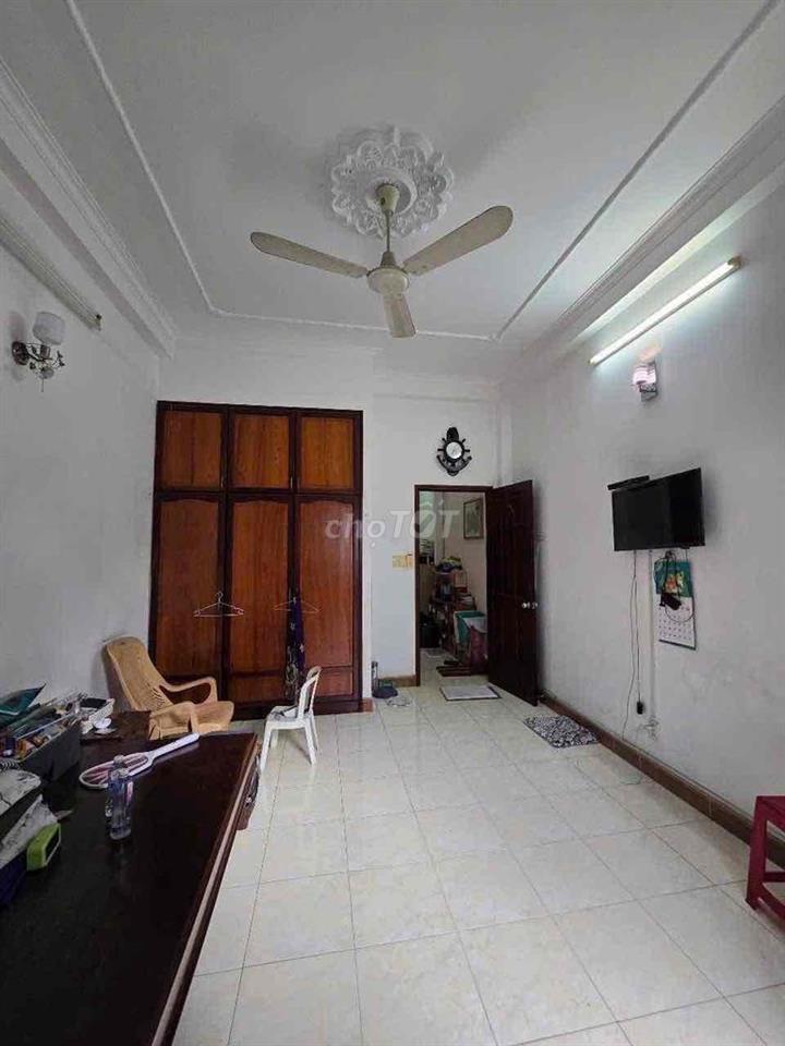 Nhà Lầu 4 Tầng 5P Ngủ Hoàn Công Đủ Hẻm 3m Sát Mặt Tiền