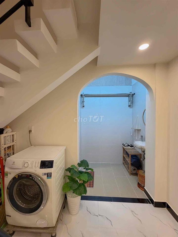 Nhà Lầu 6 Tầng Hẻm Oto Cách 1 Căn Ra Mặt Tiền P8 Q8