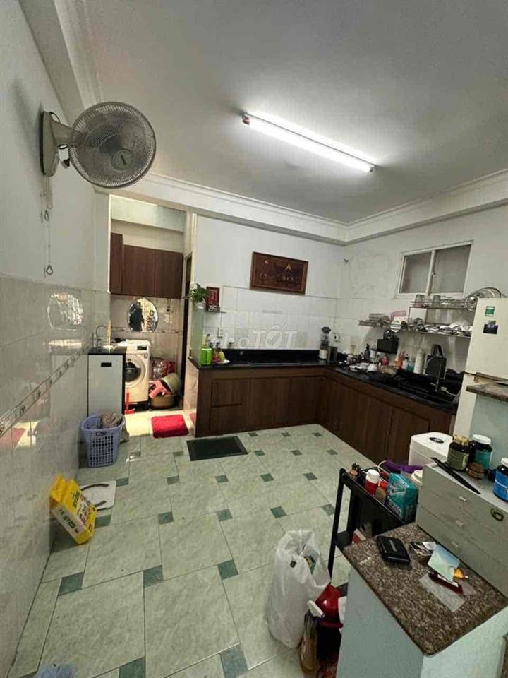 Nhà Lầu 3 Tầng Diện Tích Lớn P1 Q8