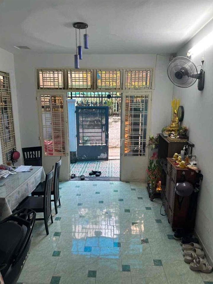 Nhà Lầu 3 Tầng Diện Tích Lớn P1 Q8