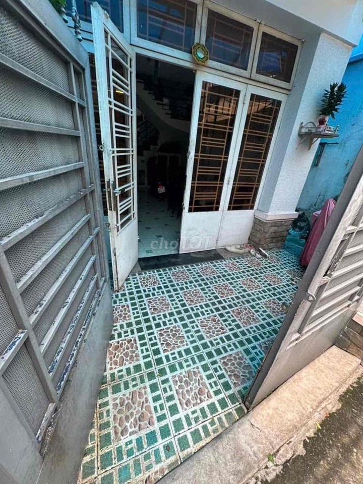 Nhà Lầu 3 Tầng Diện Tích Lớn P1 Q8