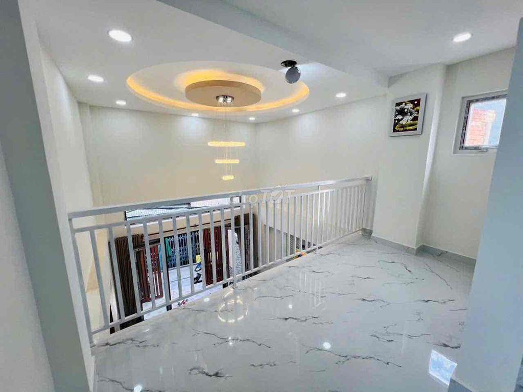 Nhà Lầu 4 Tầng Cách Mặt Tiền 3 Căn Nhà P15 Q8