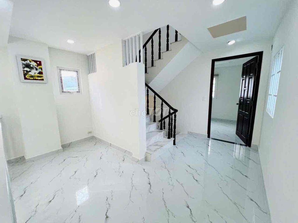 Nhà Lầu 4 Tầng Cách Mặt Tiền 3 Căn Nhà P15 Q8