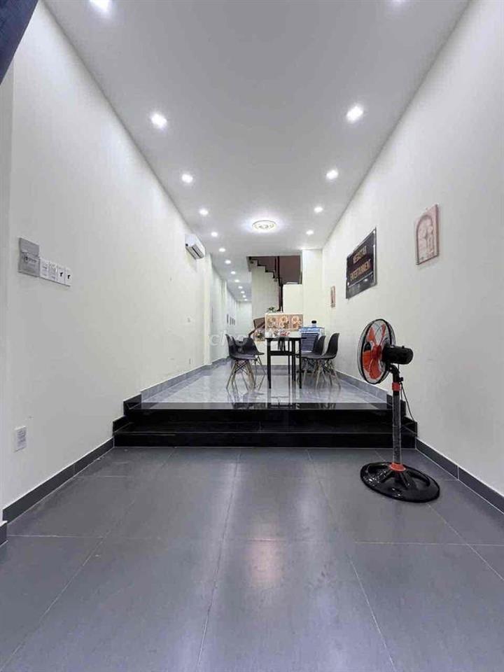 Nhà Lầu 4 Tầng Hẻm 4m Sát Mặt Tiền P1 Q8