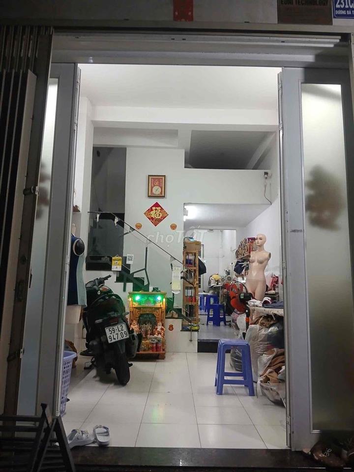 Chính Chủ Gửi Bán Nhà Lầu 4 Tầng Nở Hậu Hoàn Công Đủ P1 Q8