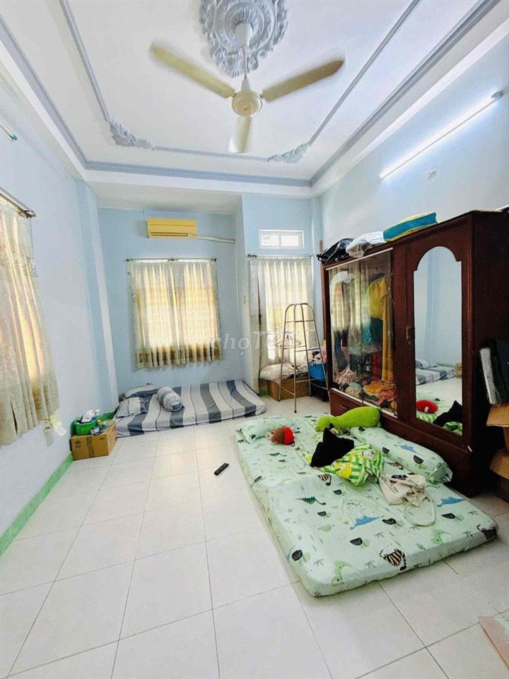 Nhà Lầu 4 Tầng Hẻm 4m Nhà Nở Hậu Hoàn Công Đủ P2 Q8